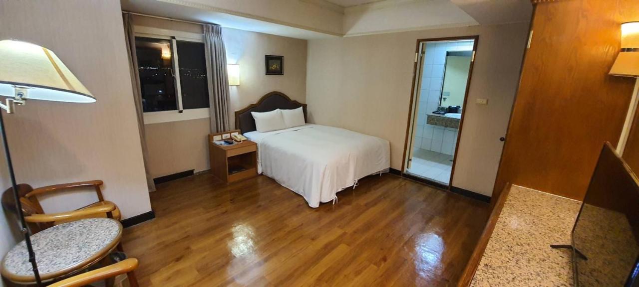 Tapeng Bay Holiday Hotel Donggang Exterior photo