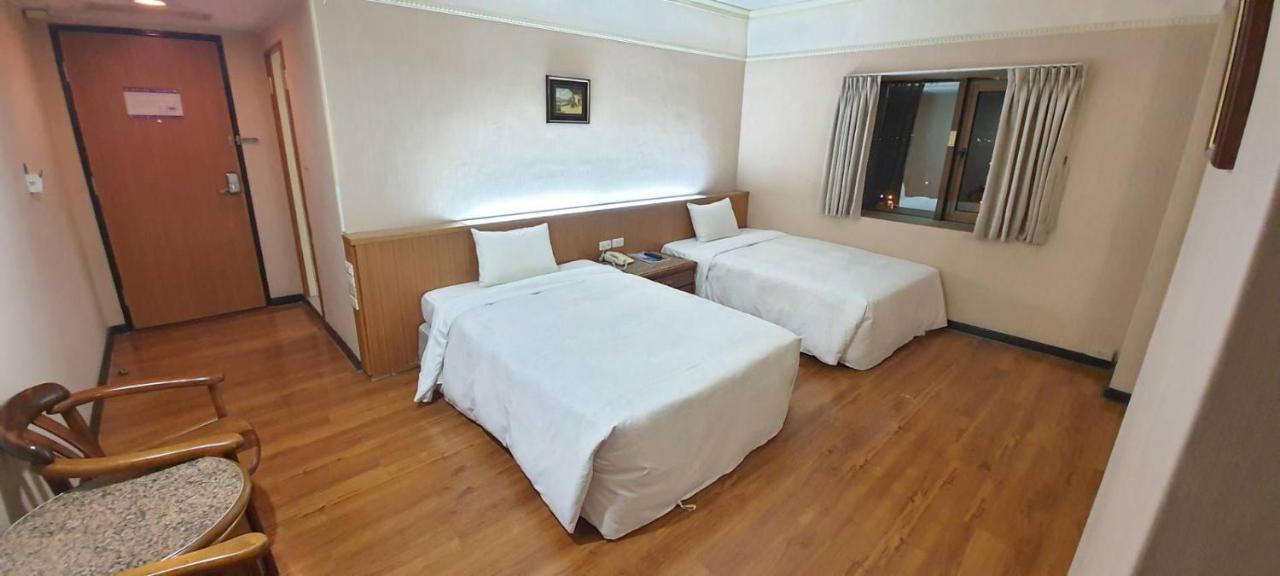 Tapeng Bay Holiday Hotel Donggang Exterior photo