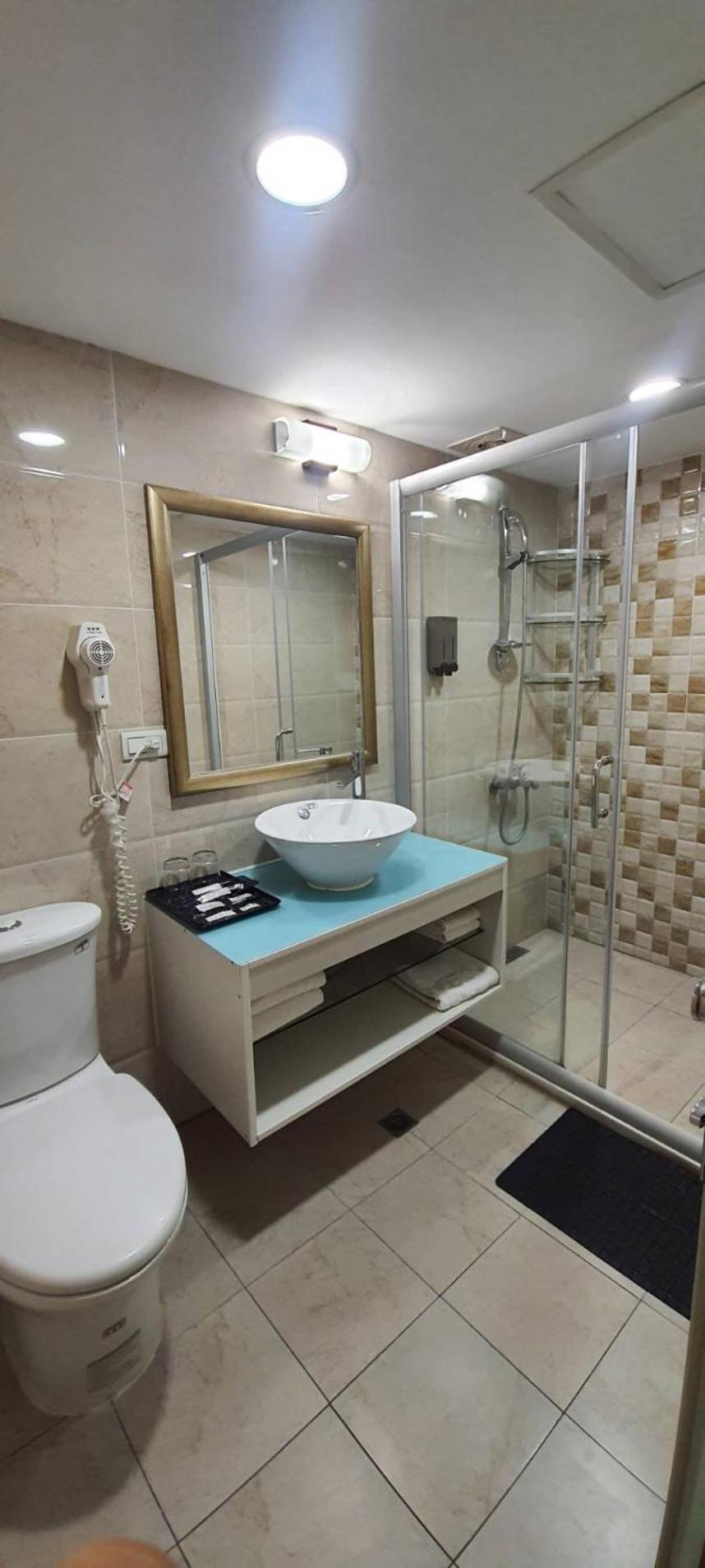 Tapeng Bay Holiday Hotel Donggang Exterior photo