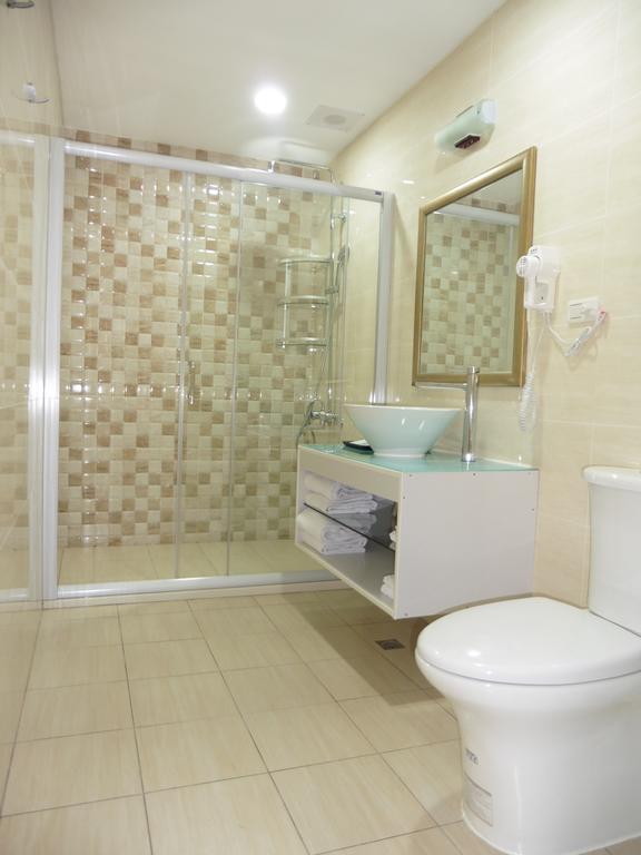 Tapeng Bay Holiday Hotel Donggang Exterior photo