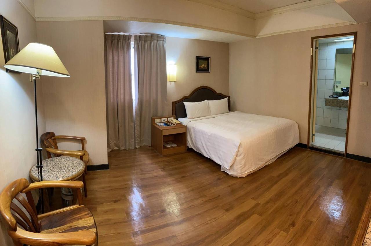 Tapeng Bay Holiday Hotel Donggang Exterior photo